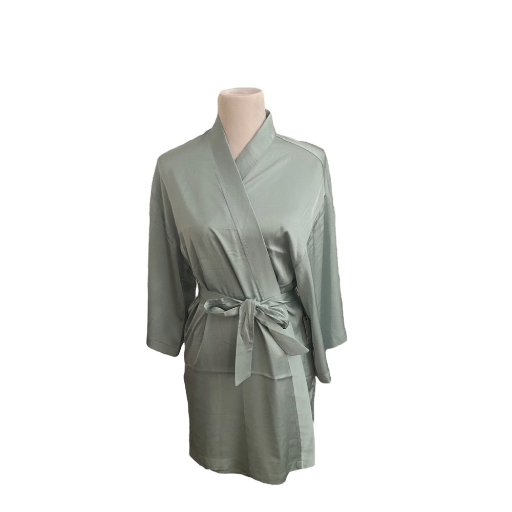 Forever 21 satin blue robe